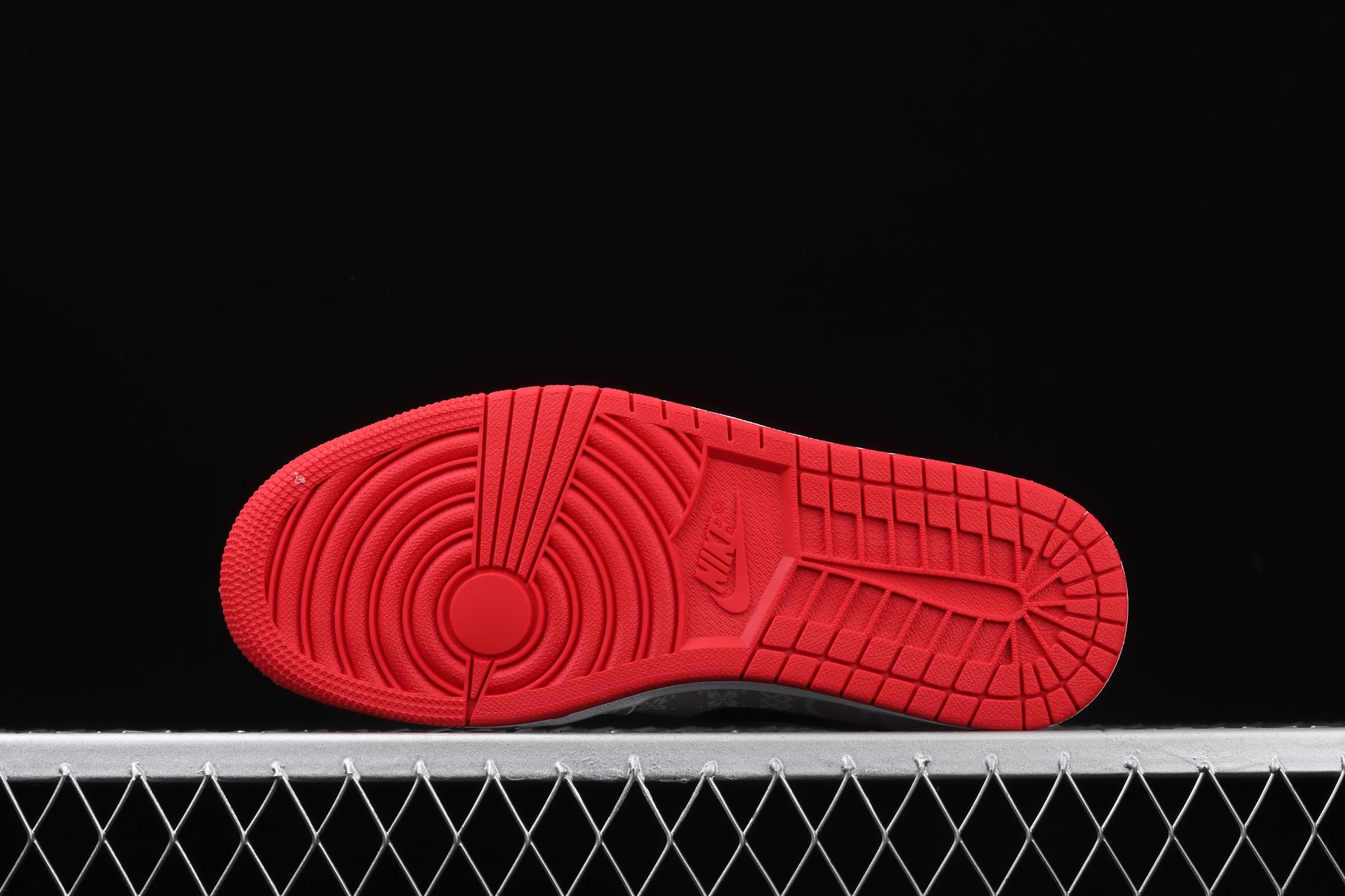 All categories Air Jordan Jordan series basketball shoes Air Jordan 1 Mid Different versions CLOT x Air Jordan 1 Mid "Fearless" AJ1 Joe 1 mid-top white silk CU2804-100